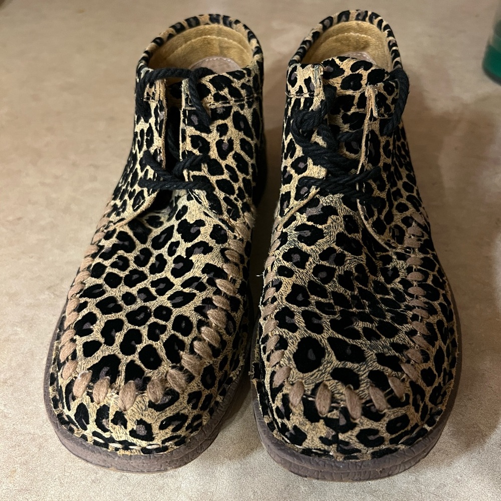 Women’s Justin’s
